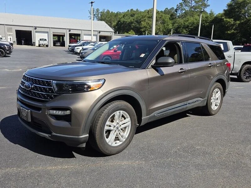 Used 2021 Stone Gray Metallic Ford XLT image 3