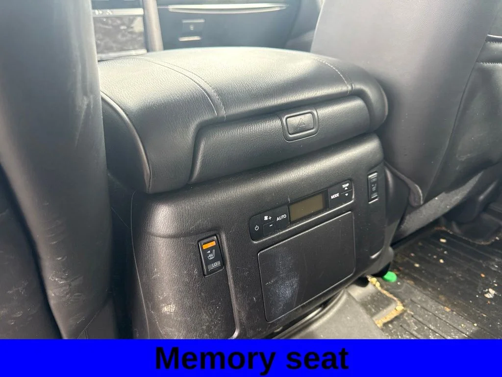 Used 2022 Coulis Red Nissan Platinum image 11