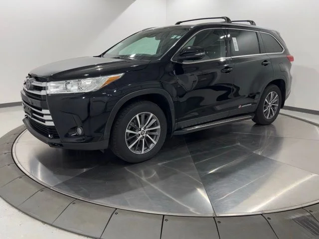 Used 2019 Black Toyota XLE image 1