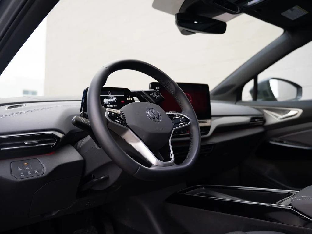 Used 2023 Gray Volkswagen Pro S image 4