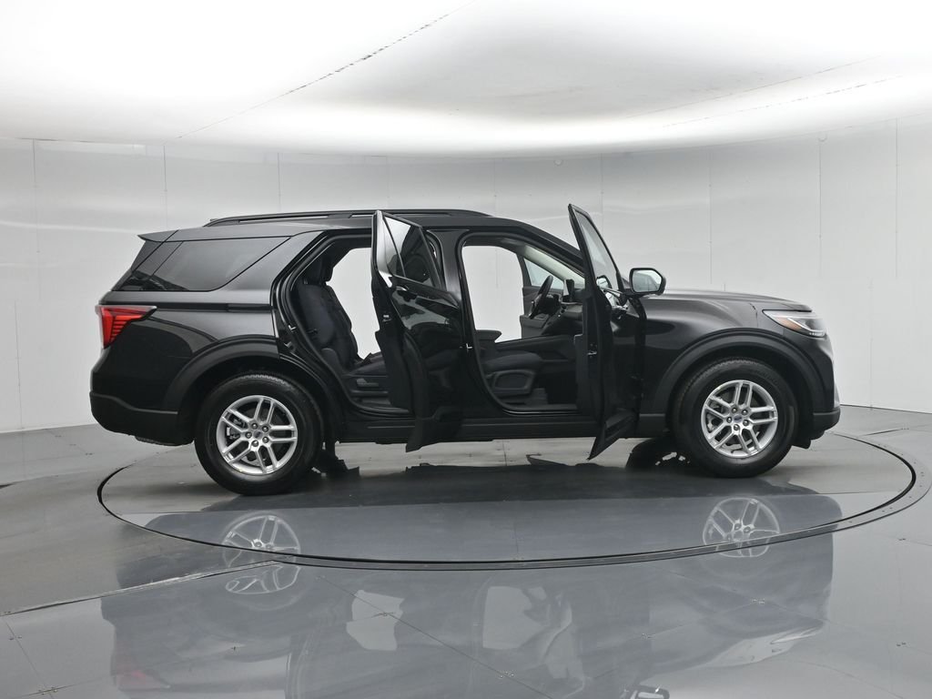New 2026 Agate Black Metallic Ford Active image 4
