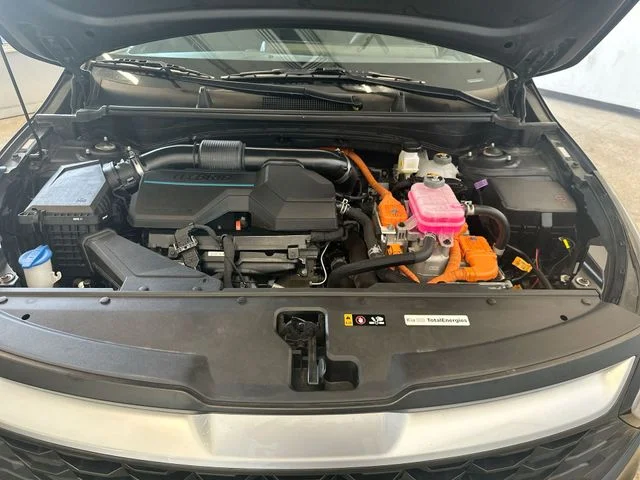 Used 2023 Black Kia LX image 19