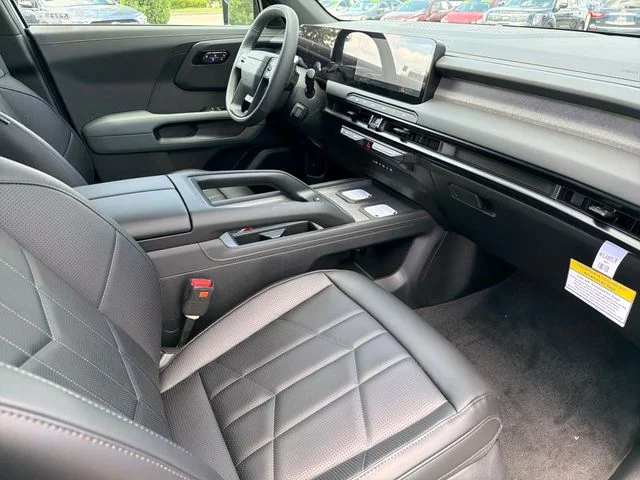 New 2027 Glacial White Pearl Kia X-LINE SX image 20