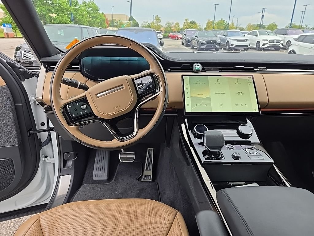 Certified Used 2023 Fuji White Land Rover SE Dynamic image 14