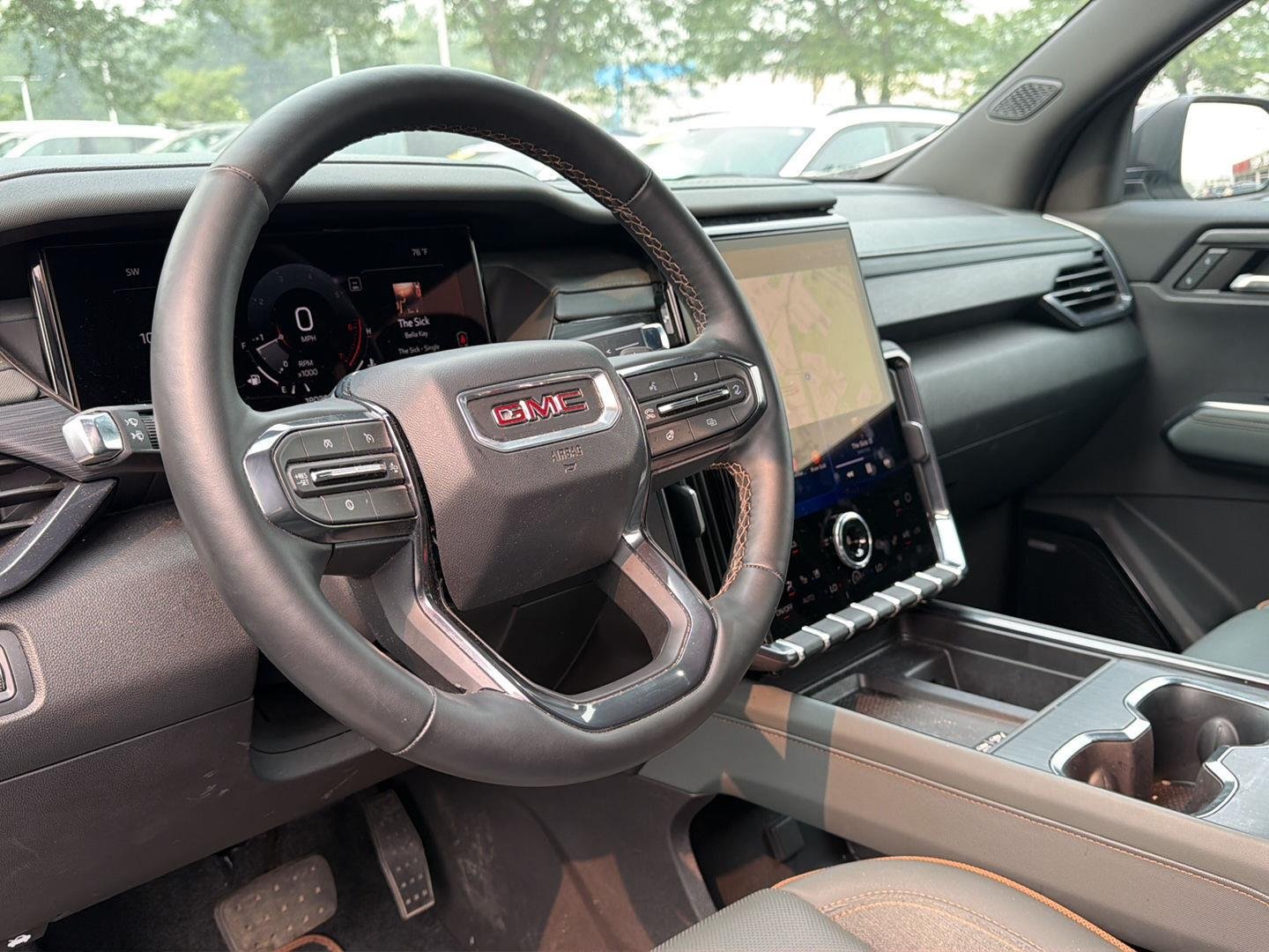 Used 2025 Summit White GMC AWD AT4 image 8