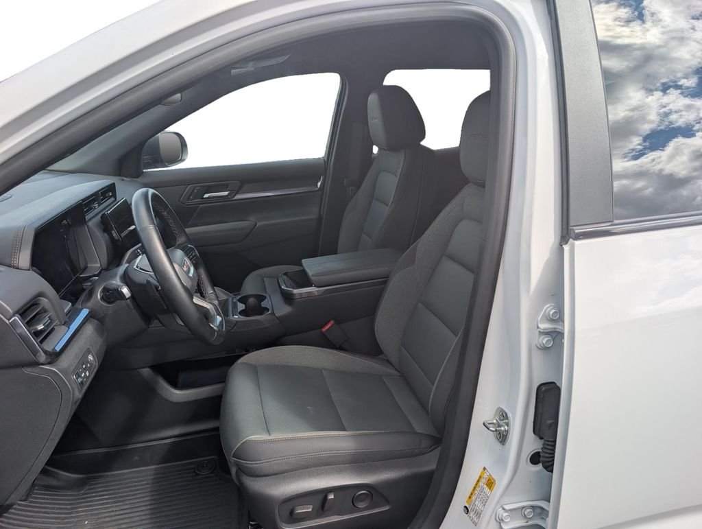 Used 2026 White GMC AT4 image 14