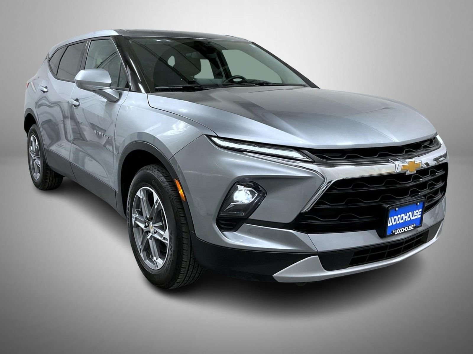 Used 2025 Gray Chevrolet LT image 3