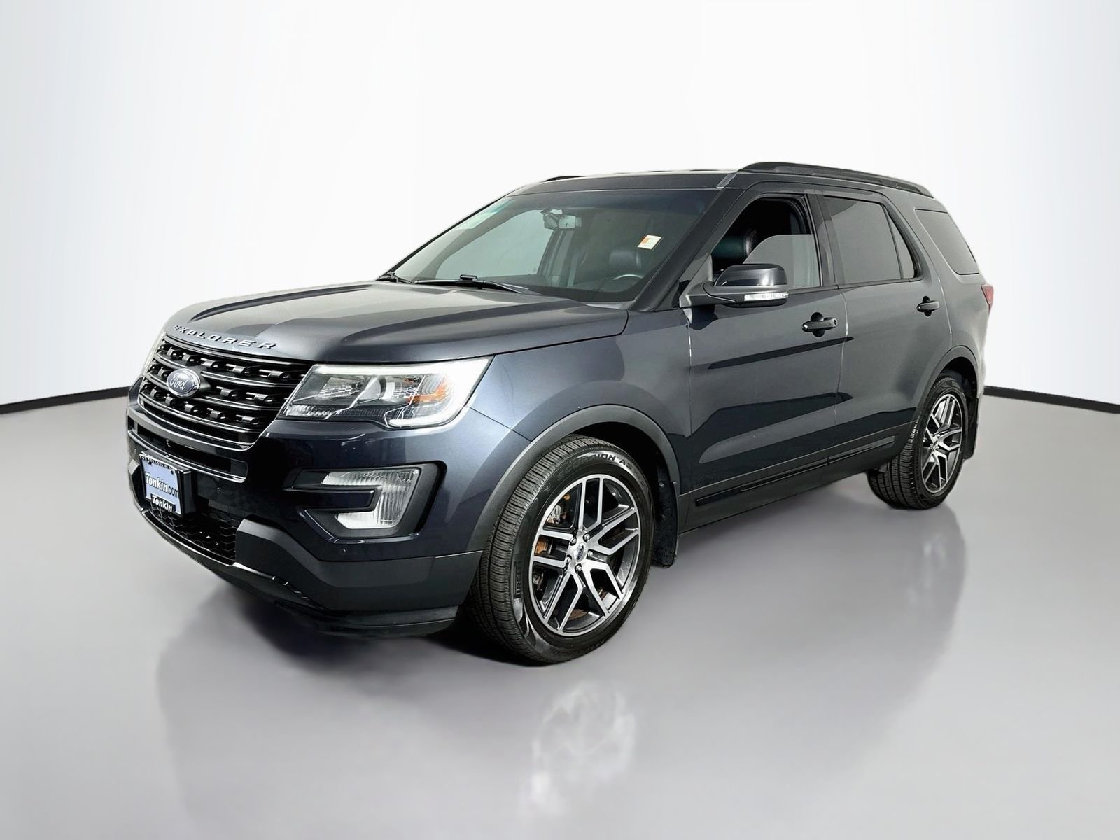 Used 2017 Quartz Metallic Ford Sport image 4
