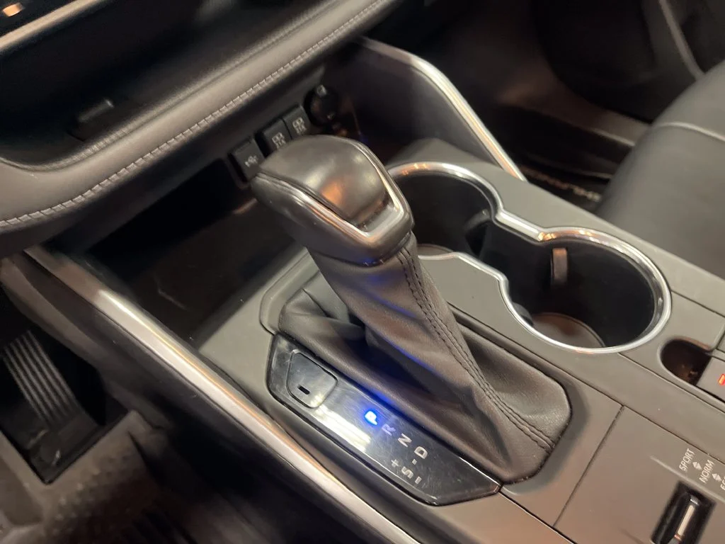 Used 2021  Toyota XLE image 21