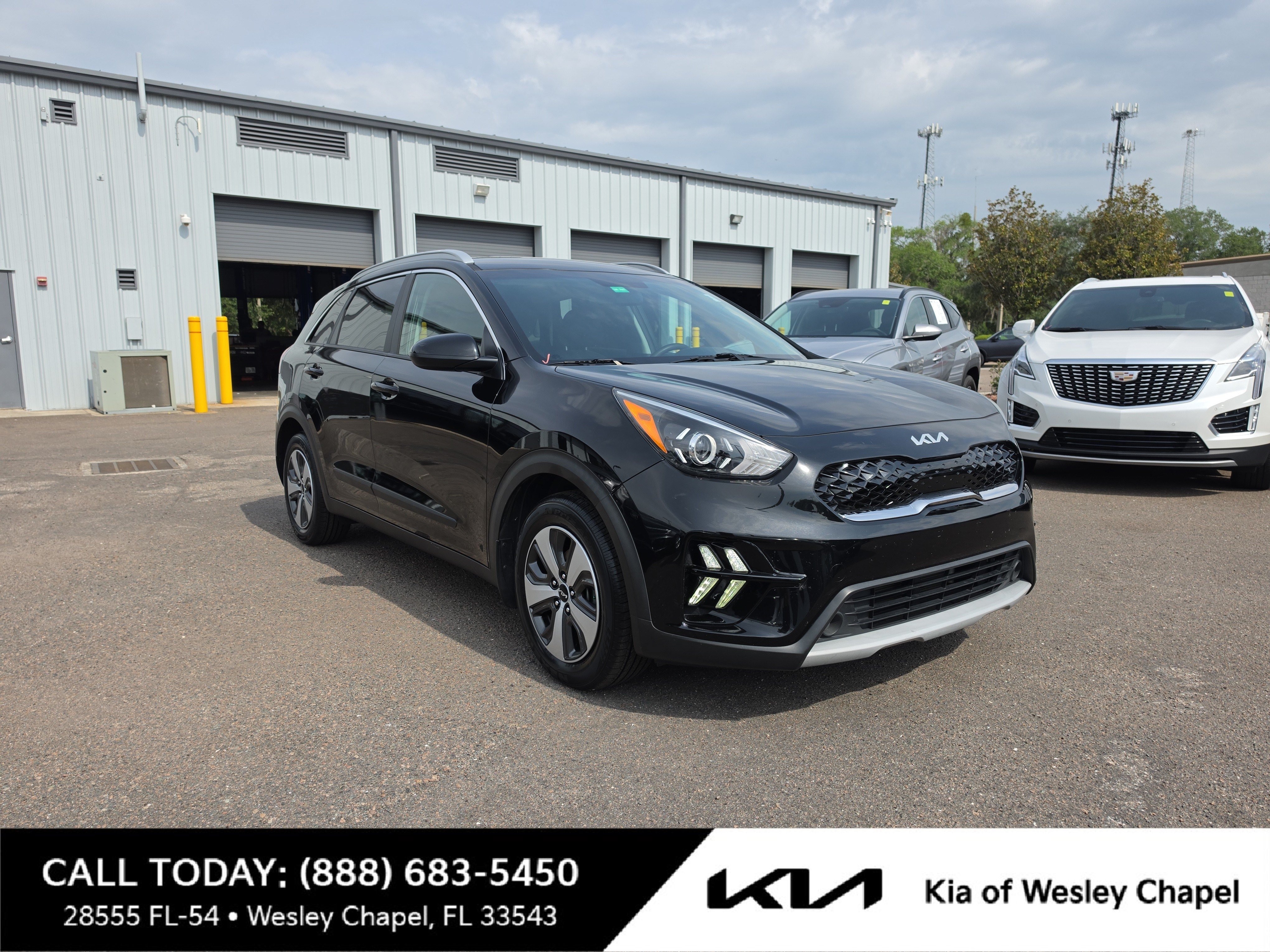 Certified Used 2022 Aurora Black Pearl Kia LX image 1