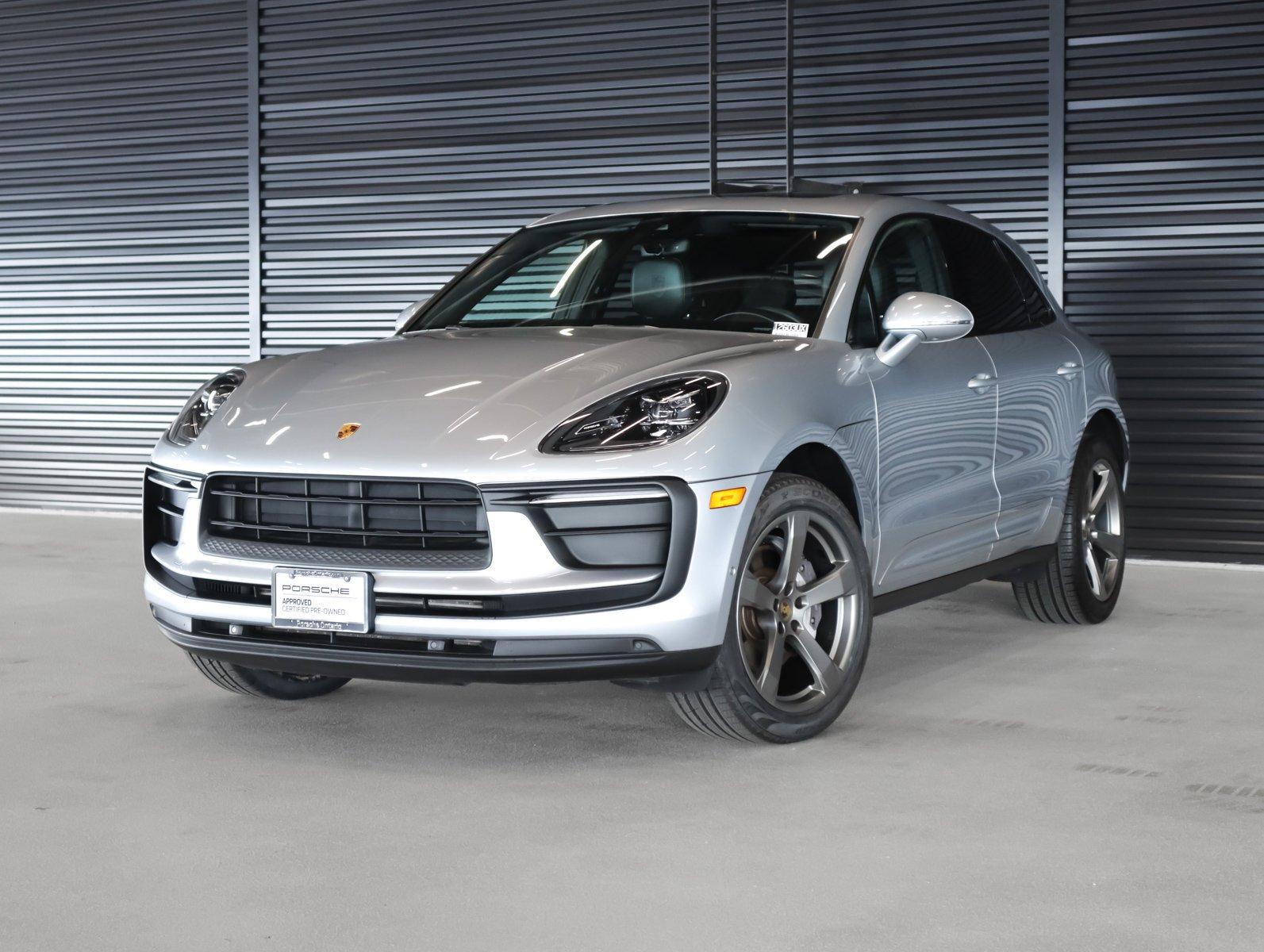 2022 Porsche Macan Base