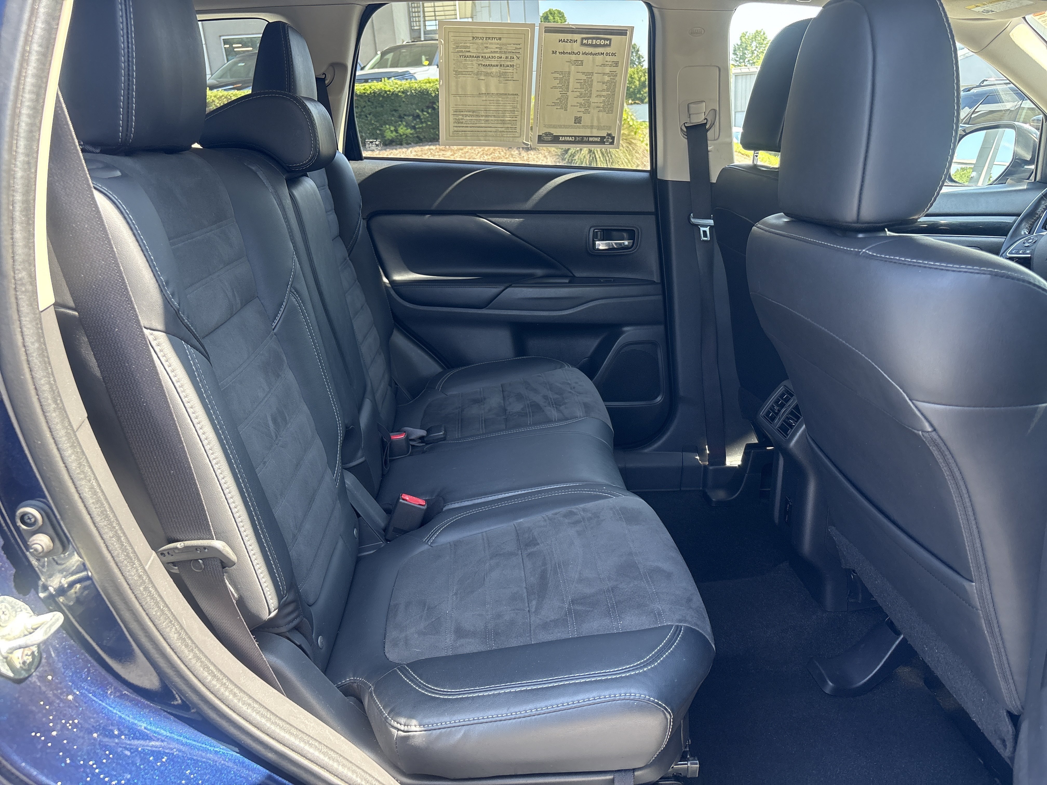 Used 2020 Cosmic Blue Metallic Mitsubishi SE image 14