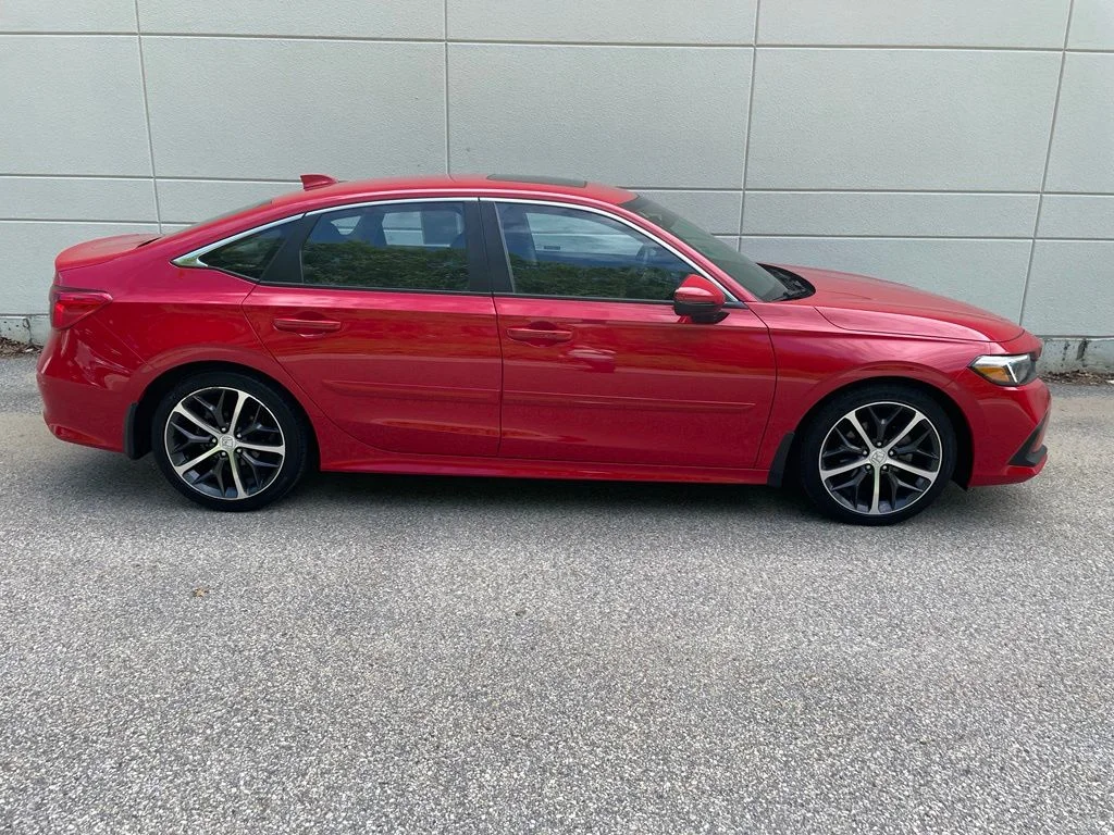 Used 2024 Red Honda Touring image 5