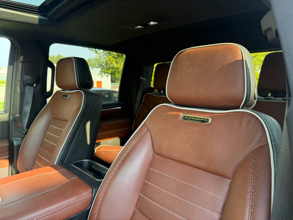 Used 2026 Onyx Black GMC Denali Ultimate image 9