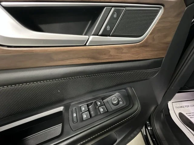 2024 Volkswagen Atlas SE w/Tech - Photo 23