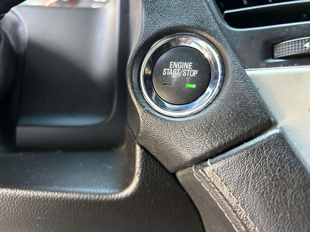 Used 2017 Silver GMC Denali image 20