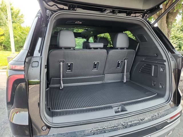 2027 Chevrolet Traverse LT - Photo 19