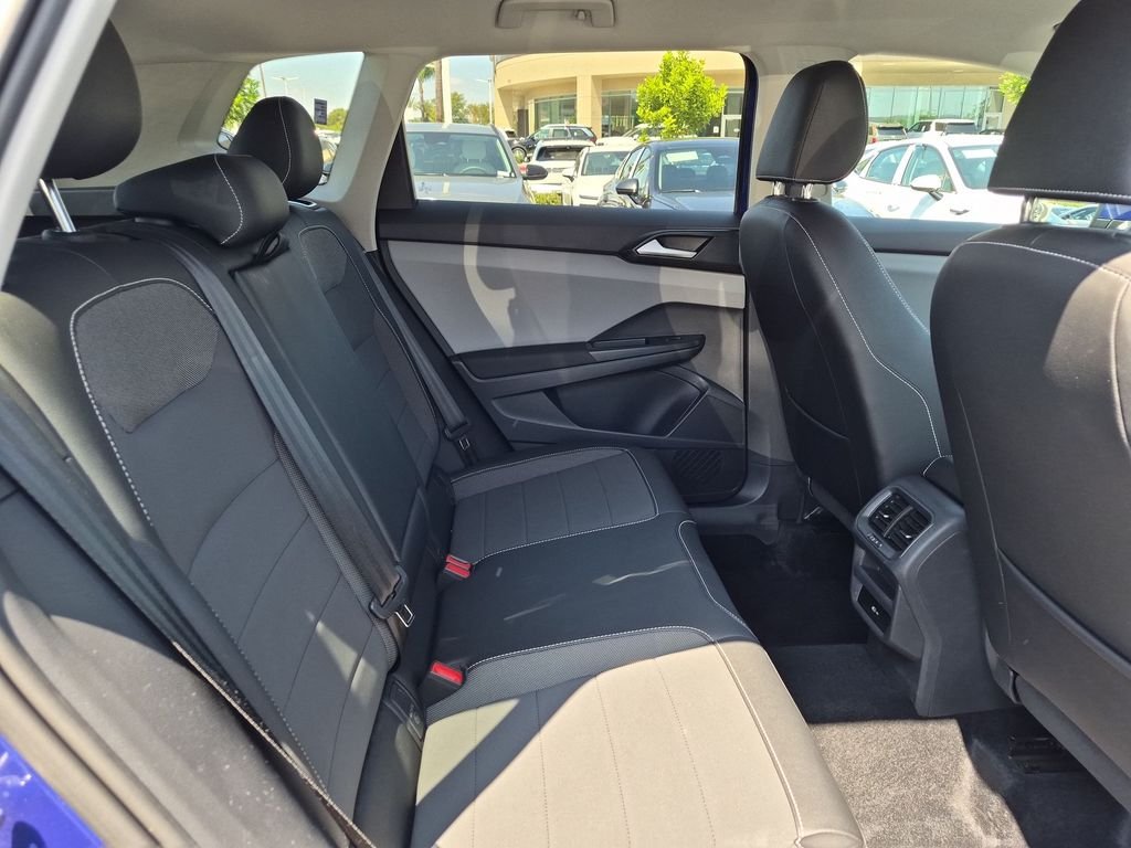 2022 Volkswagen Taos SE - Photo 30