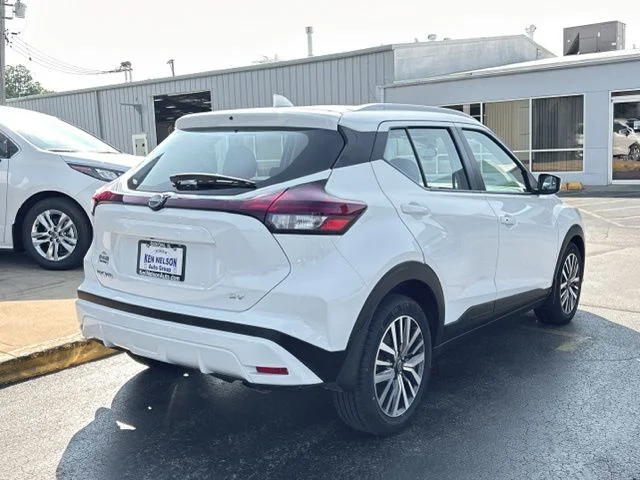 Used 2023 White Nissan SV image 12