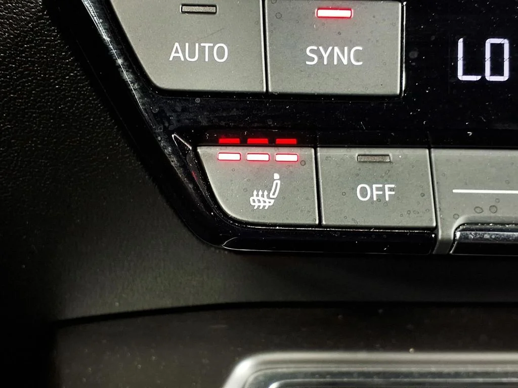 Used 2024  Audi 40 Premium image 16