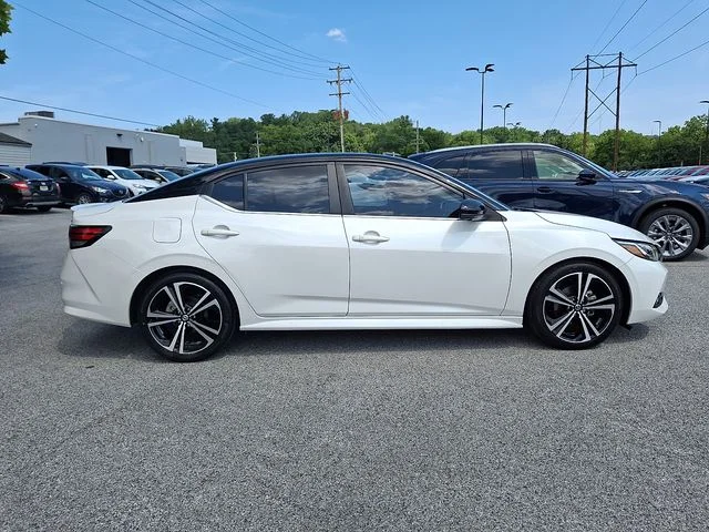 Used 2022 White Nissan SR image 8