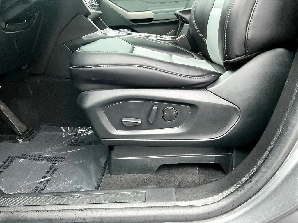Used 2023 Gray Ford XLT image 29