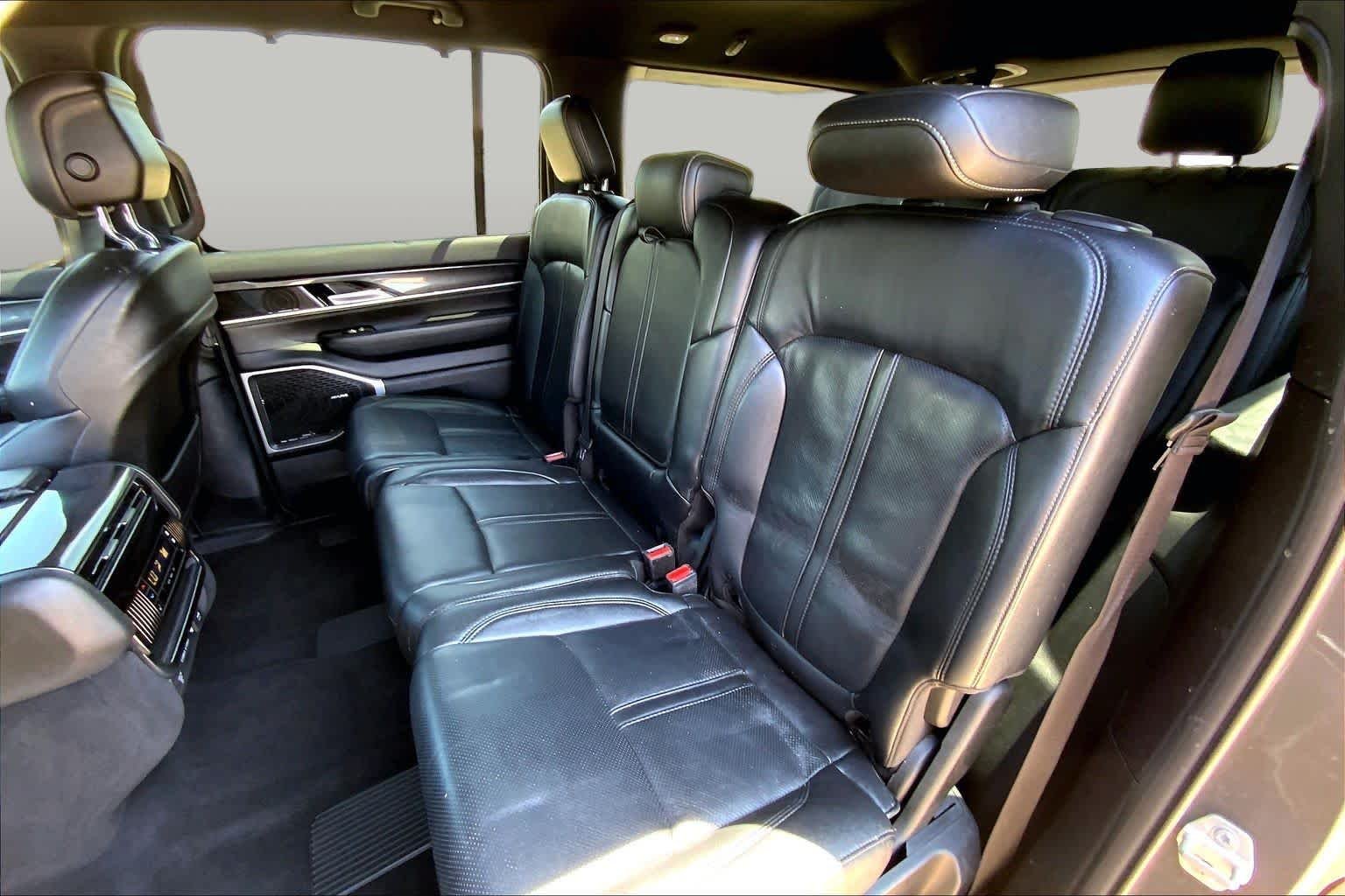 Used 2022 Baltic Gray Metallic Clearcoat Jeep Series I image 19