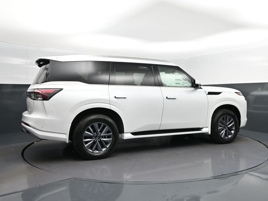 New 2026 RADIANT WHITE INFINITI Pure 2WD image 8
