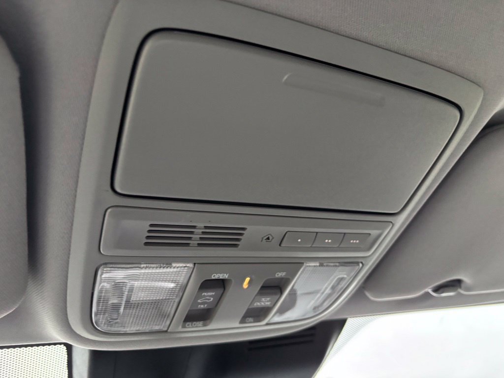 Used 2018 Silver Honda EX-L image 17