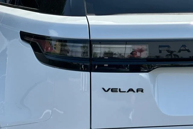 New 2026 Fuji White Land Rover Dynamic SE image 25
