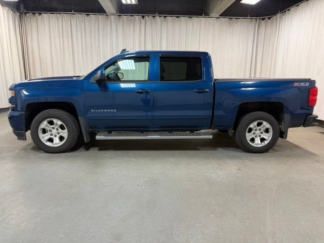 Used 2017 DEEP OCEAN BLUE METALLIC Chevrolet LT image 12