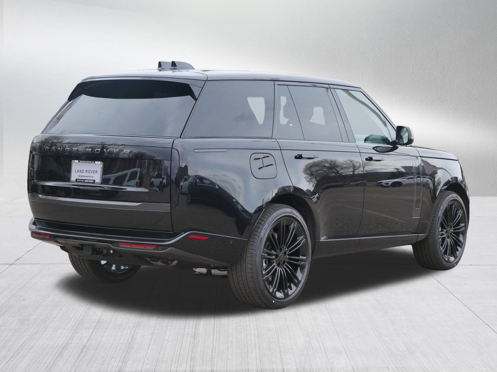 New 2026 Santorini Black Land Rover SE image 2