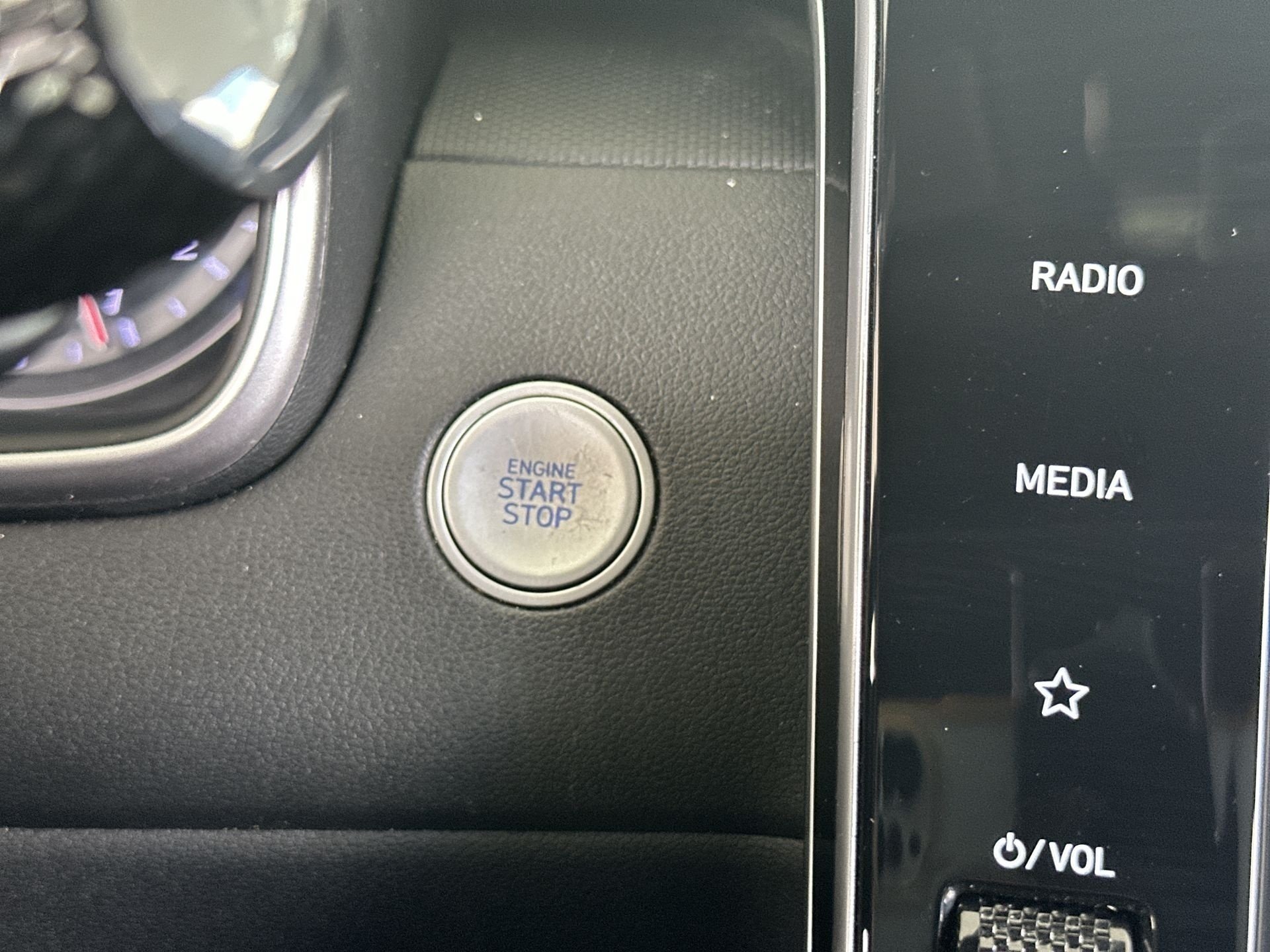 2023 Hyundai Santa Cruz SEL - Photo 17