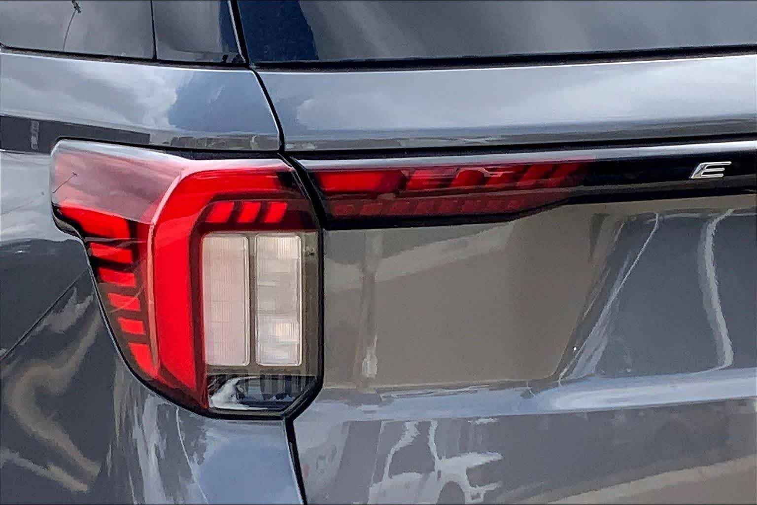 New 2027 Carbonized Gray Metallic Ford Active image 14