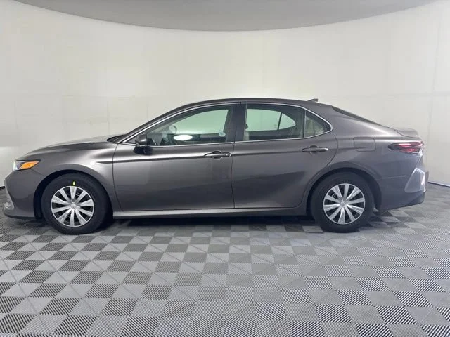 Used 2023  Toyota Hybrid LE image 36