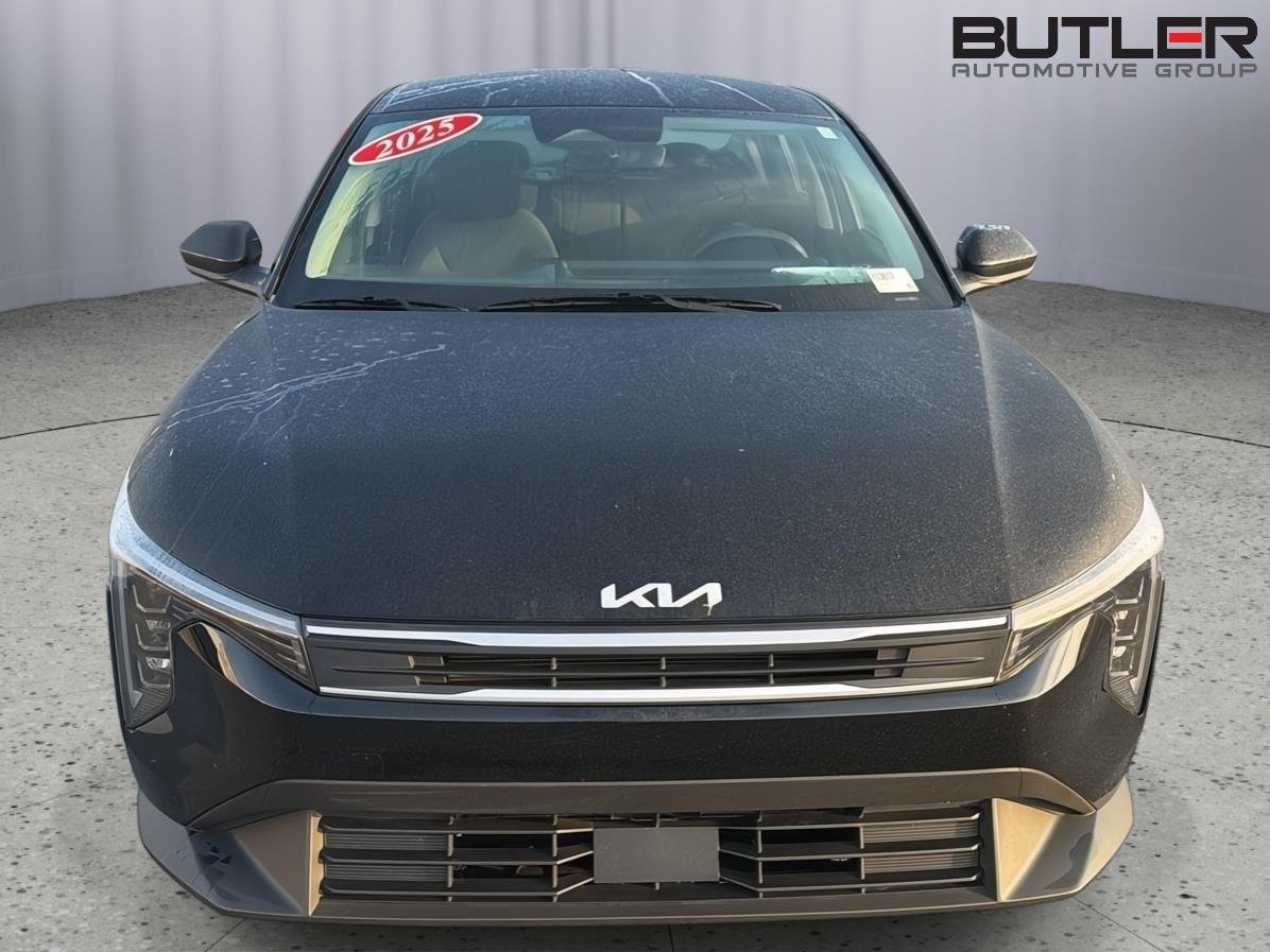 2025 Kia K4 LXS - Photo 9