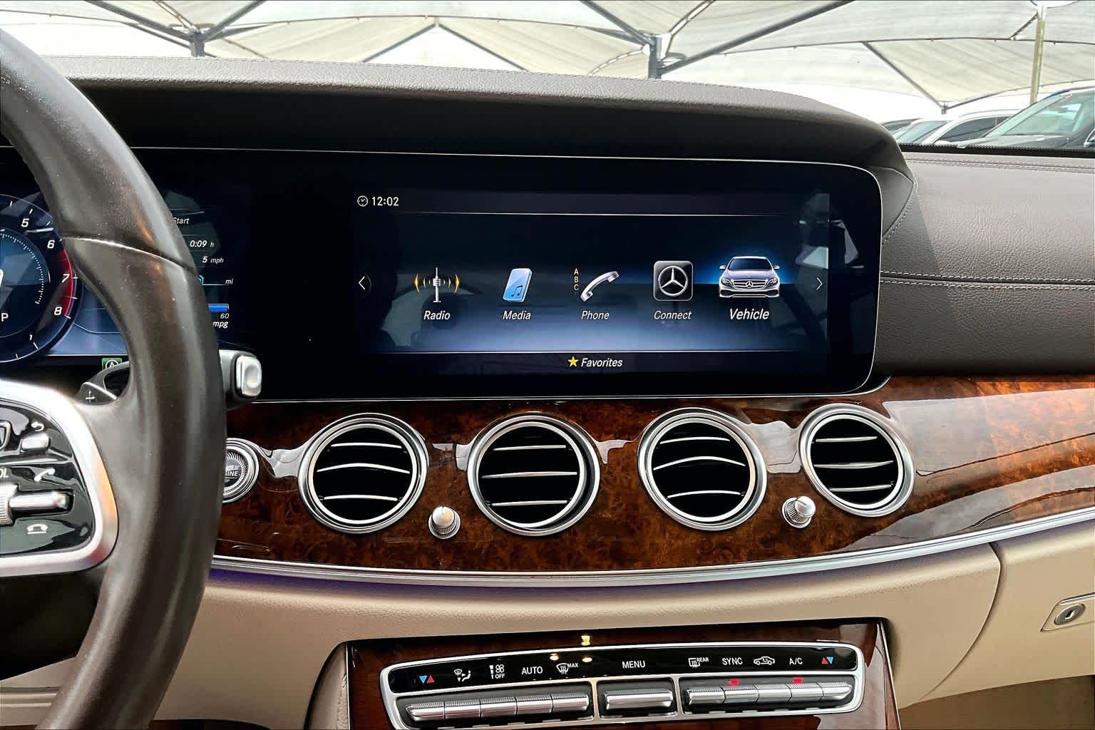 Used 2020 Lunar Blue Metallic Mercedes-Benz E 350 image 36