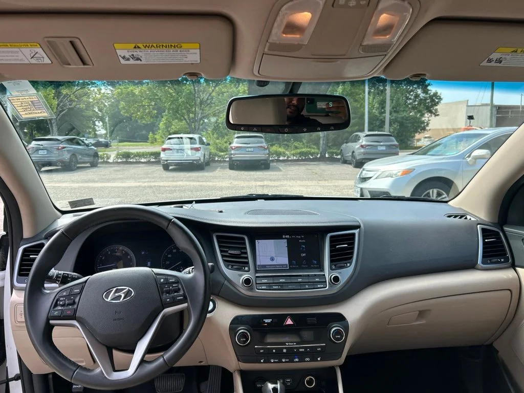 Used 2018 White Hyundai SEL Plus image 19