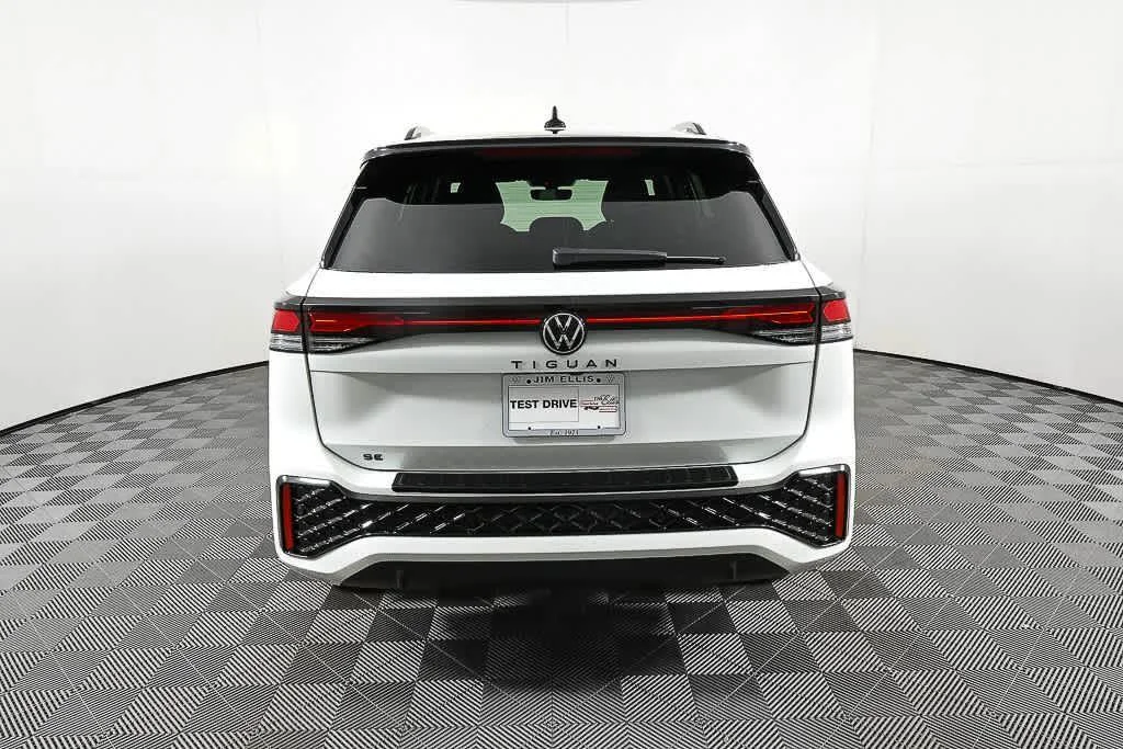 New 2026 Opal White Pearl Volkswagen SE R-Line Black image 29