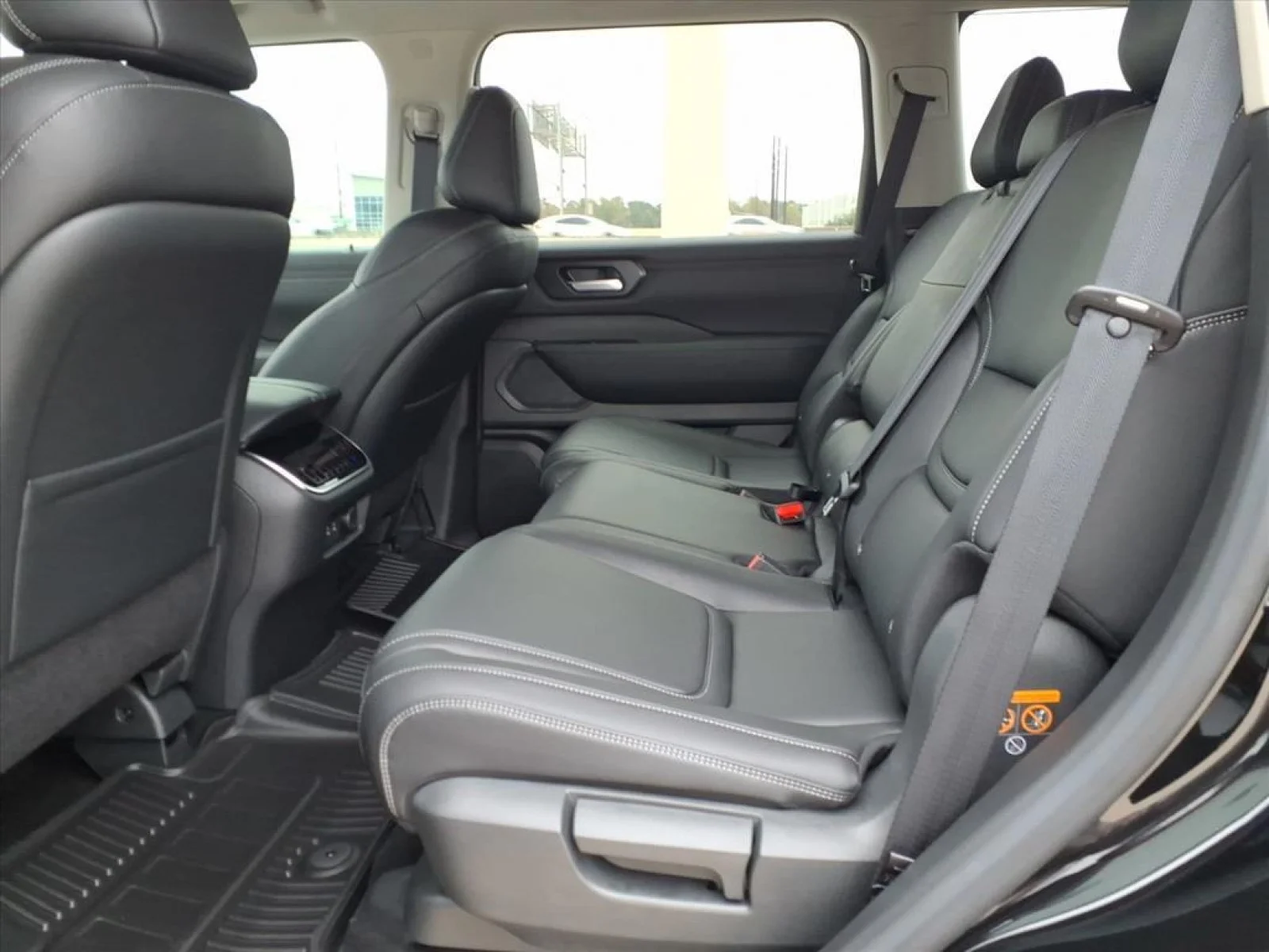 2026 Nissan Armada SV - 8