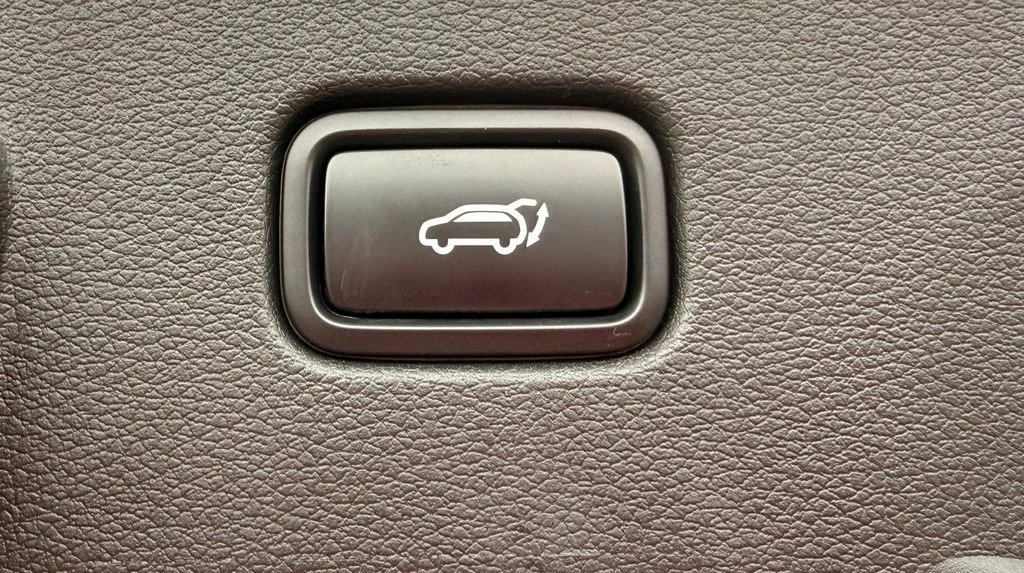 Used 2024 Glacial White Pearl Kia X-Line image 38
