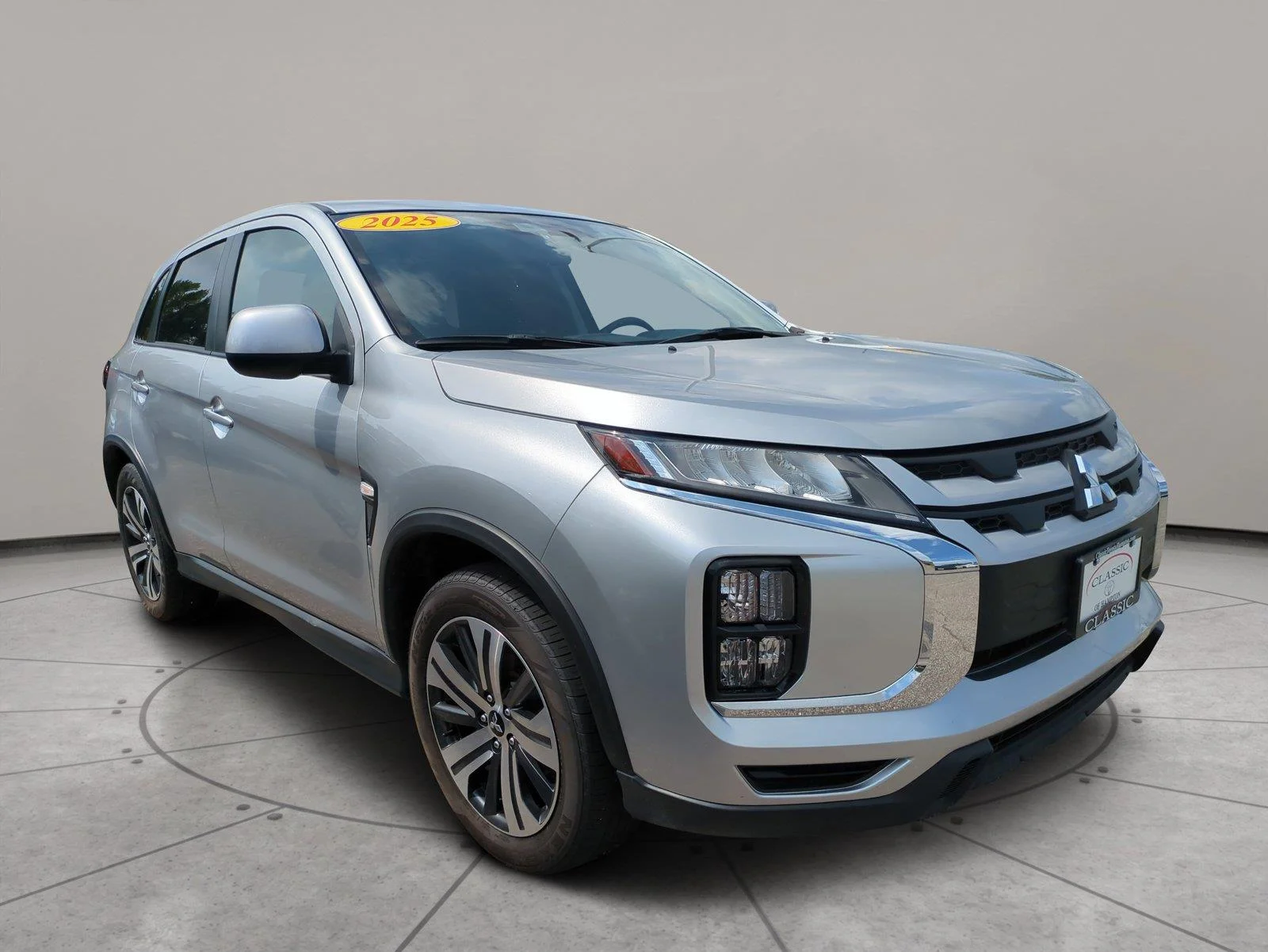 Used 2025  Mitsubishi S image 1