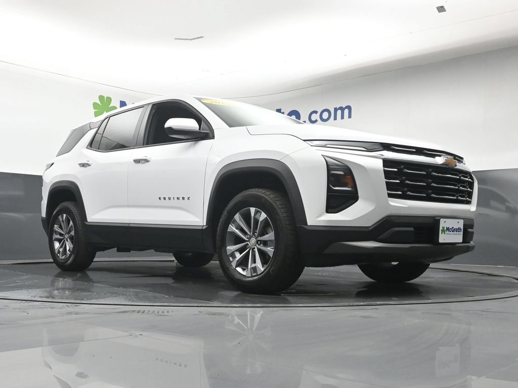 Used 2025 White Chevrolet LT image 26