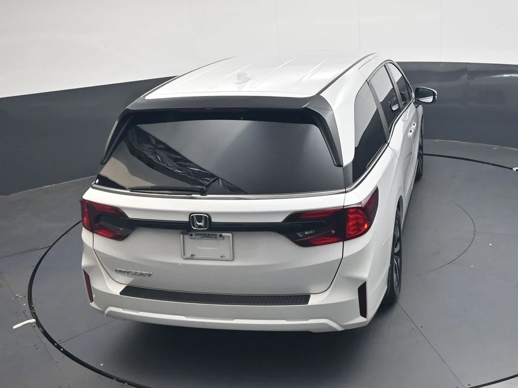 Certified Used 2025 White Honda EX-L image 38