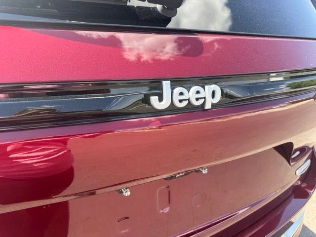 Used 2025 Red Jeep Summit image 21