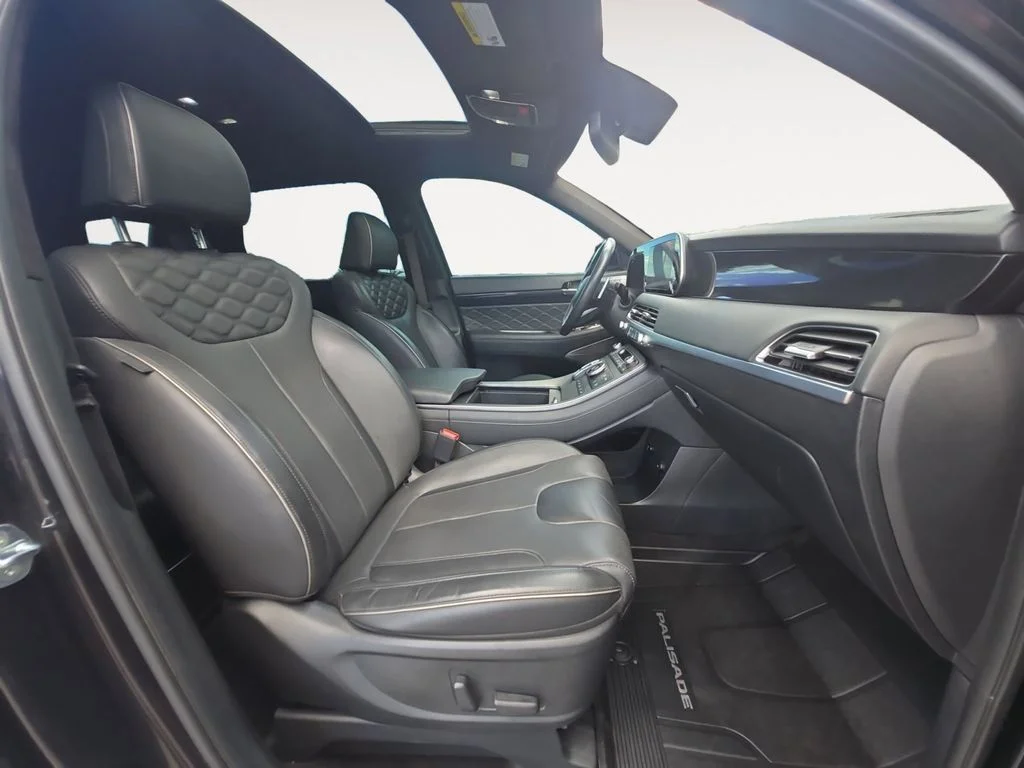 Used 2022 White Hyundai Calligraphy image 15