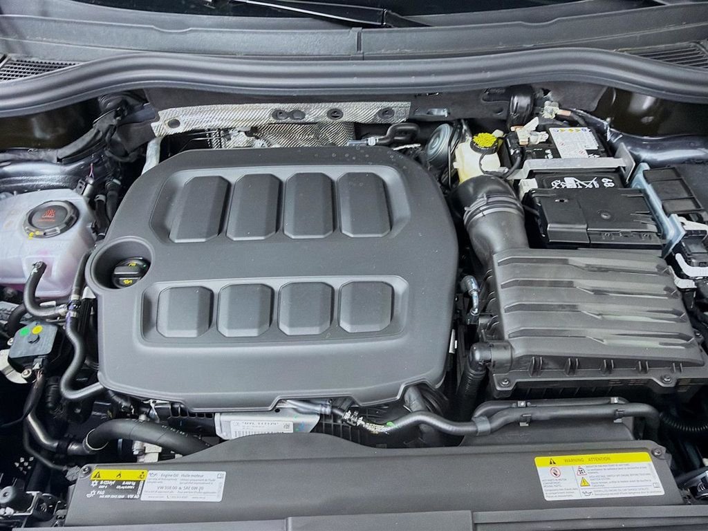 New 2026 Platinum Gray Metallic Volkswagen 2.0T SE 4MOTION image 32