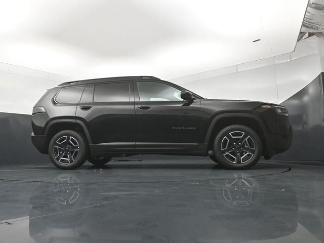 New 2026 Diamond Black Crystal Pearl-Coat Exterior Paint Jeep Laredo image 21
