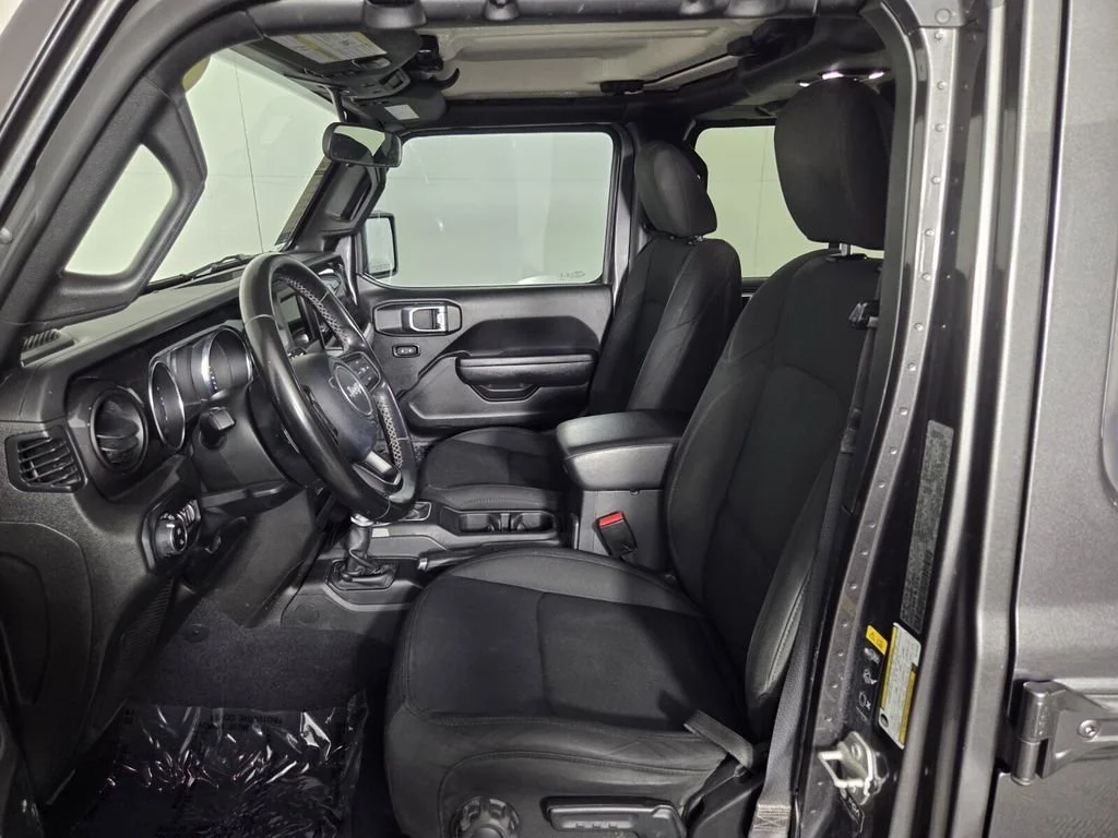 Used 2022 Granite Crystal Metallic Clearcoat Jeep Altitude image 9