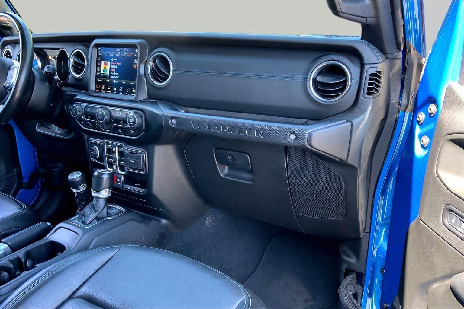 Used 2022 Hydro Blue Pearlcoat Jeep Unlimited Rubicon image 19
